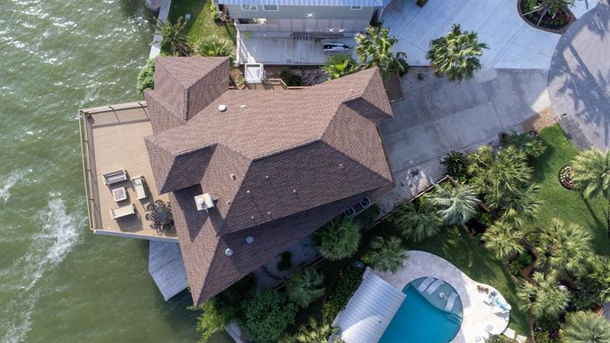Exterior, Drone