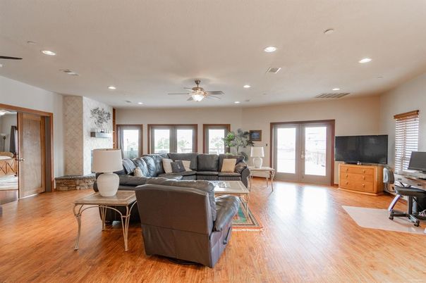 Interior, Living room, Recessed Lighting, Wood Texture Flooring