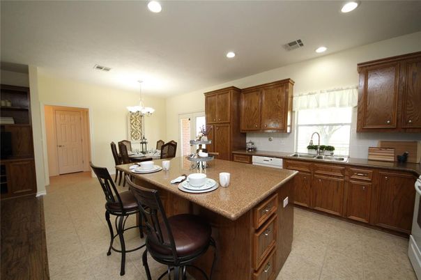Chandelier, Dining room, Interior, Kitchen, Recessed Lighting
