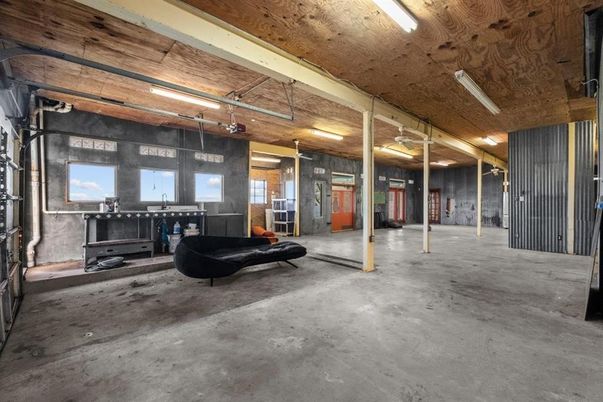 Fitness Equipment, Interior, Wooden Beams