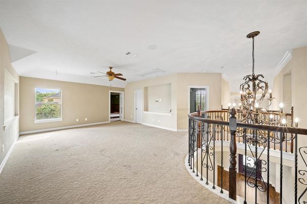 Chandelier, Empty room, Interior, Recessed Lighting