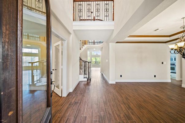 Chandelier, Interior, Wood Texture Flooring