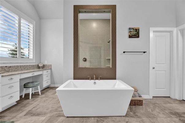 Bathroom, Free Standing Baths, Interior