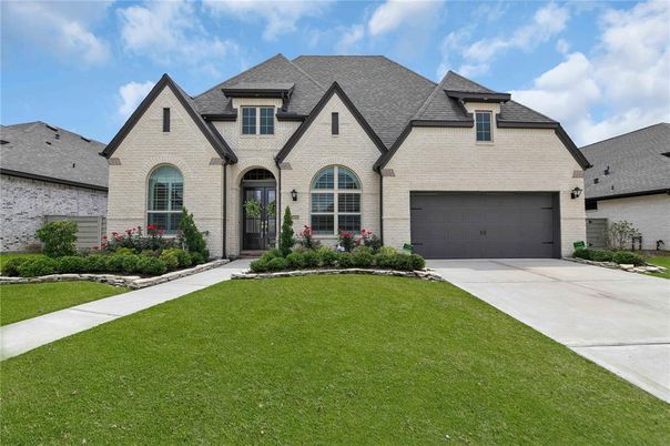Attached, Exterior, Facade, Brick Facade, French Provincial