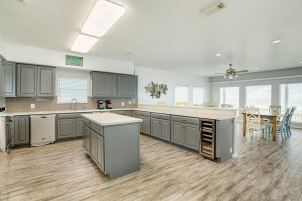 Dining room, Interior, Kitchen, Recessed Lighting, Wood Texture Flooring