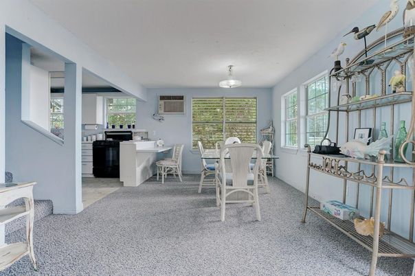 Dining room, Interior