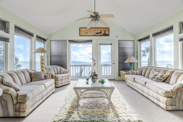 Interior, Living room, Water