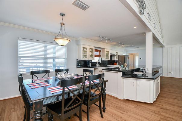 Dining room, Interior, Kitchen, Pendant Lights, Recessed Lighting, Wood Texture Flooring