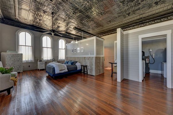 Interior, Pendant Lights, Wood Texture Flooring
