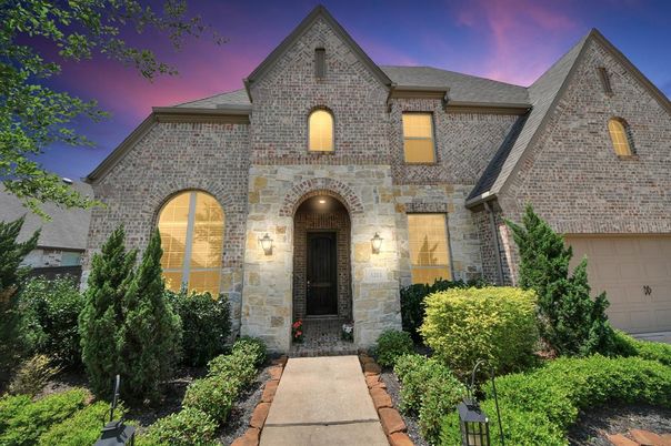 Exterior, Facade, Brick Facade, Brick Traditional