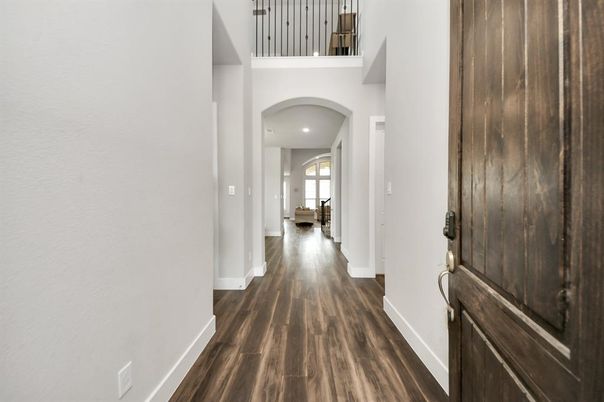 Interior, Recessed Lighting, Wood Texture Flooring