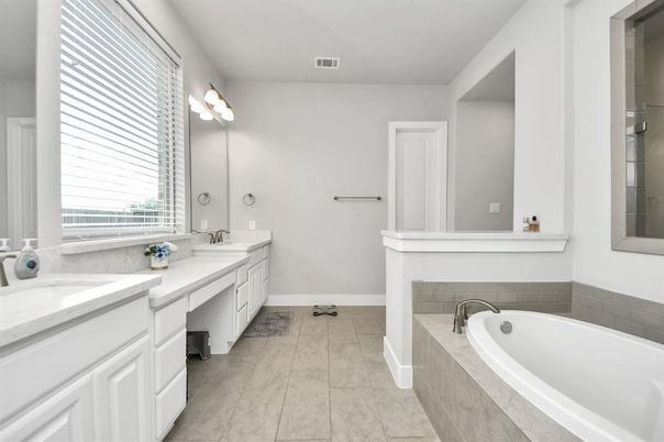 Bathroom, Dual Sink Vanities, Interior