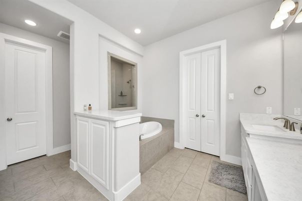 Bathroom, Interior, Recessed Lighting