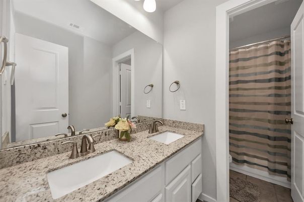 Bathroom, Dual Sink Vanities, Interior