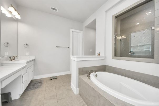 Bathroom, Dual Sink Vanities, Interior