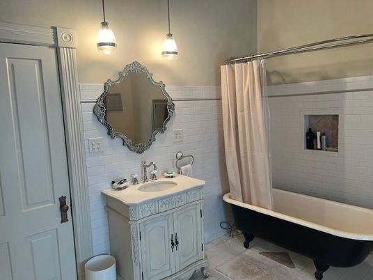 Bathroom, Free Standing Baths, Interior, Pendant Lights