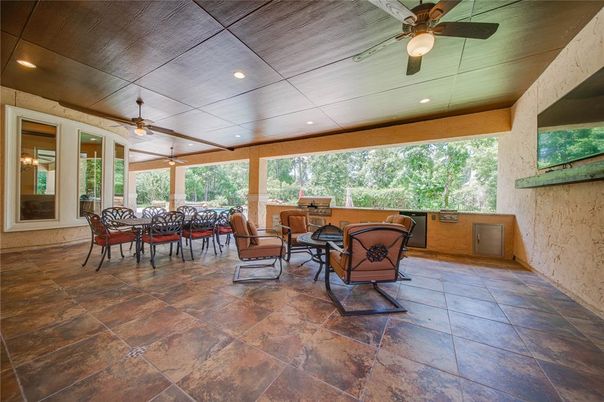 Dining room, Interior, Recessed Lighting
