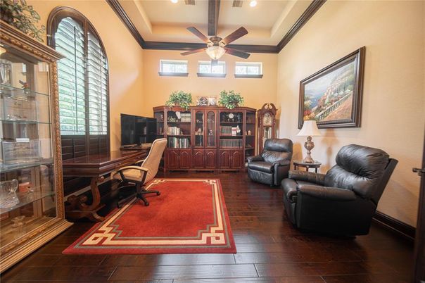 Home Office, Interior, Recessed Lighting, Wood Texture Flooring