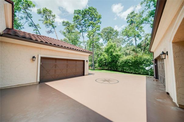 Detached Garage, Exterior