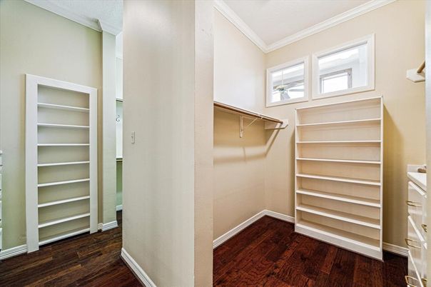 Interior, Walk-in Closets, Wood Texture Flooring