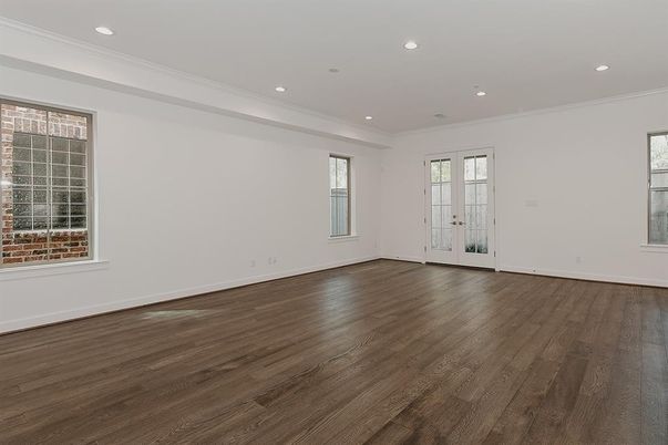Empty room, Interior, Recessed Lighting, Wood Texture Flooring