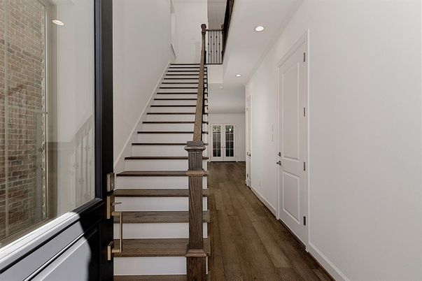Interior, Recessed Lighting, Wood Texture Flooring