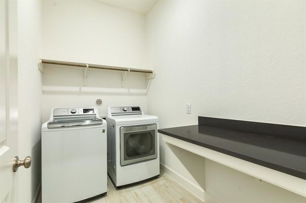 Interior, Washer, Wood Texture Flooring