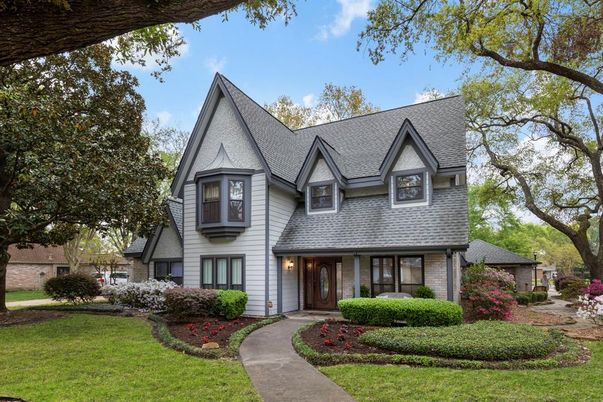 Exterior, Facade, Tudor Revival