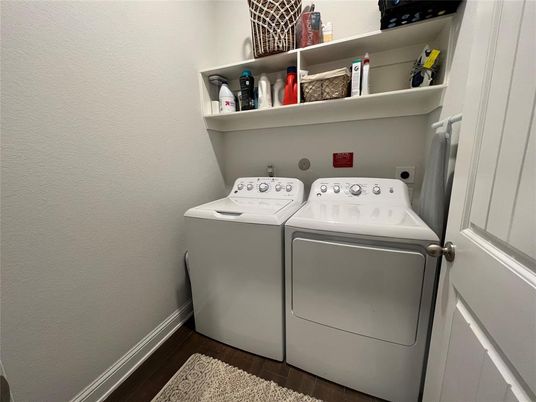 Interior, Utility Closets, Washer, Wood Texture Flooring