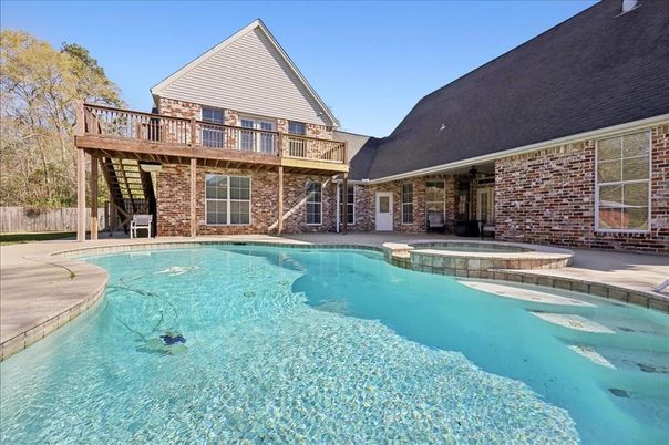 Exterior, Pool