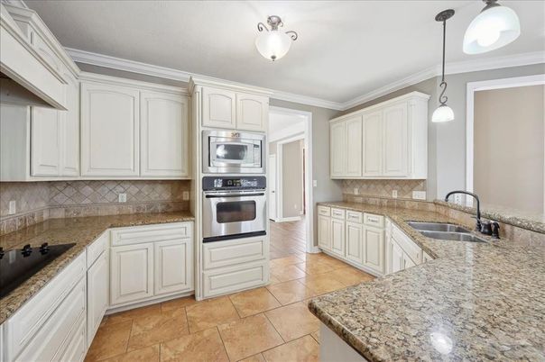 Interior, Kitchen, Pendant Lights, Stainless Steel Appliances