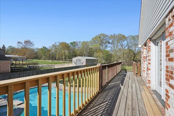 Exterior, Wood Texture Flooring