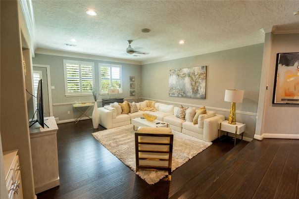 Interior, Living room, Recessed Lighting, Wood Texture Flooring