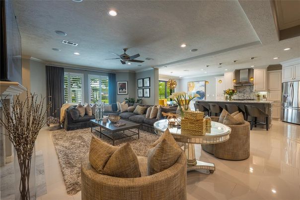 Dining room, Interior, Kitchen, Living room, Pendant Lights, Recessed Lighting, Stainless Steel Appliances