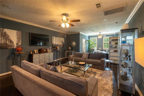 Interior, Living room, Recessed Lighting, Wood Texture Flooring