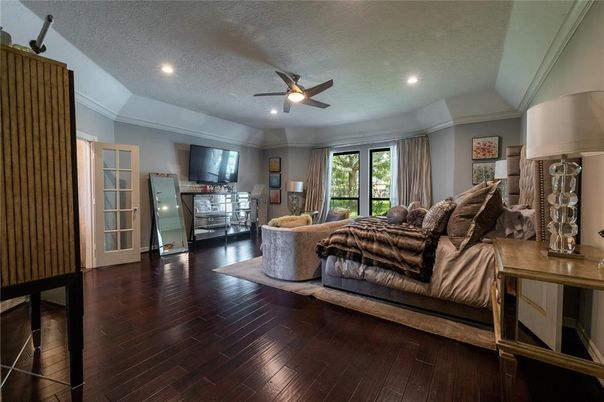 Bedroom, Interior, Living room, Recessed Lighting, Wood Texture Flooring