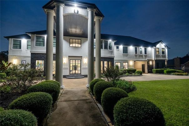 Backyard, Exterior, Facade, French Provincial