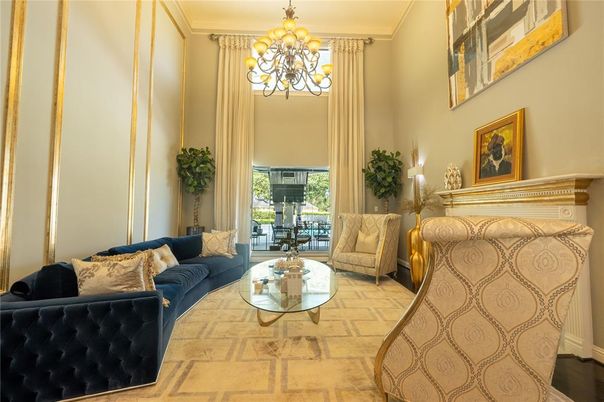 Chandelier, Interior, Living room