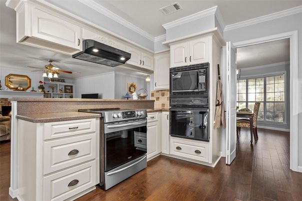 Interior, Kitchen, Stainless Steel Appliances, Wood Texture Flooring