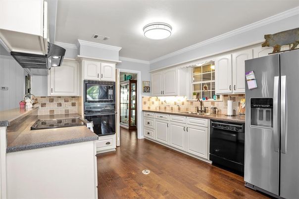 Interior, Kitchen, Stainless Steel Appliances, Wood Texture Flooring