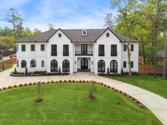 Backyard, Exterior, Facade, French Provincial