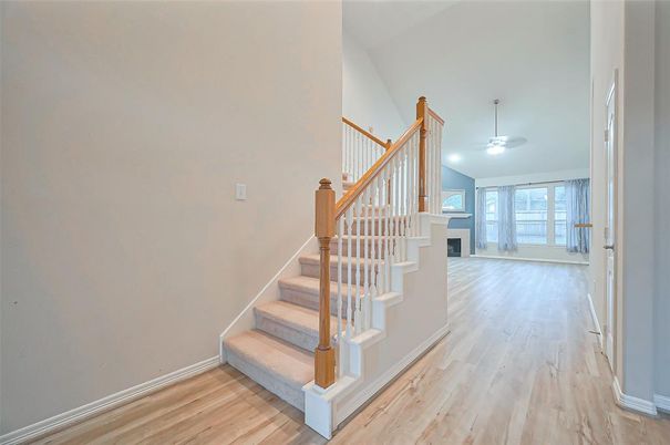 Interior, Recessed Lighting, Wood Texture Flooring