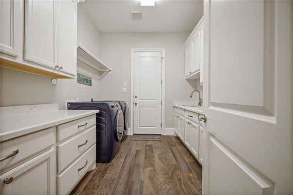 Interior, Washer, Wood Texture Flooring