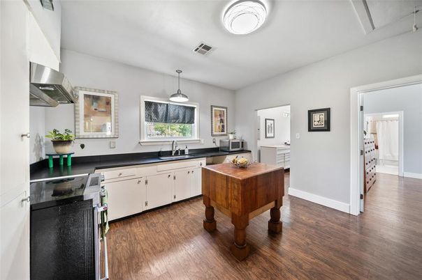 Interior, Kitchen, Pendant Lights, Wood Texture Flooring