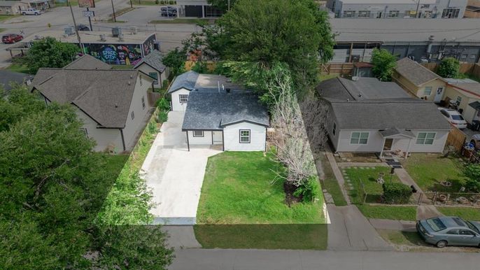 Exterior, Drone