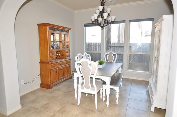 Chandelier, Dining room, Interior
