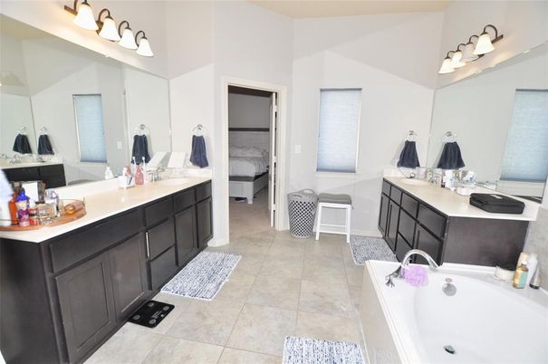 Bathroom, Bedroom, Dual Sink Vanities, Interior