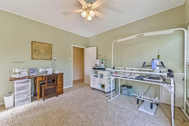 Home Office, Interior