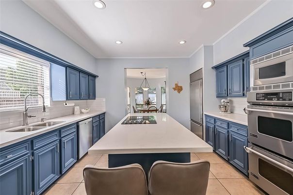 Dining room, Interior, Kitchen, Pendant Lights, Recessed Lighting, Stainless Steel Appliances
