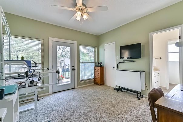 Home Office, Interior